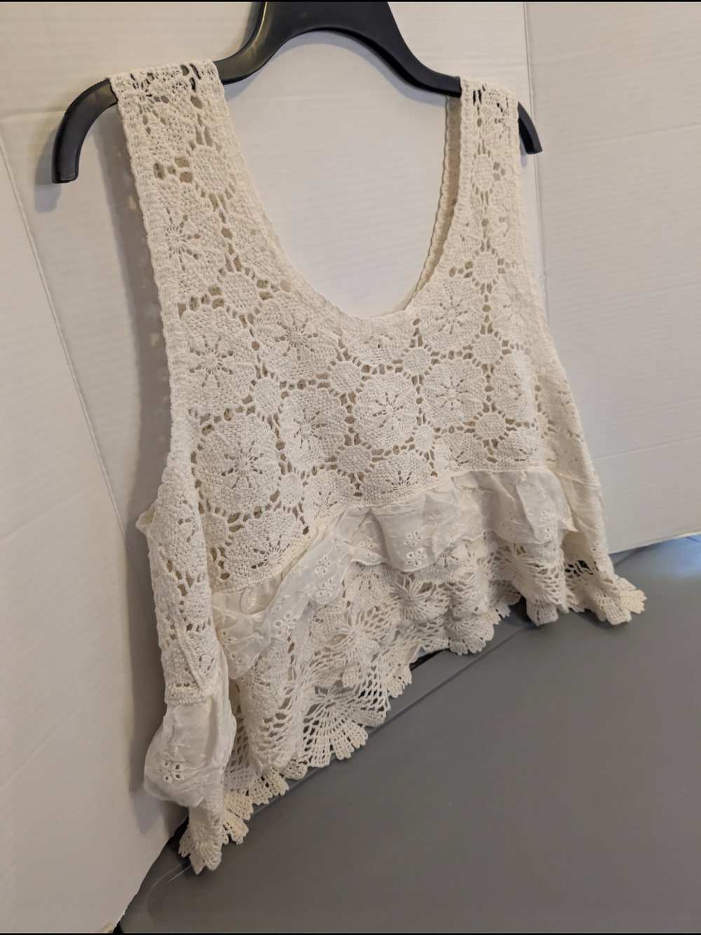 CCO !NEW! POL Cream Crochet Lace Tank with Scalloped Hem (Only 2 Left! ) - Picture 14 of 16